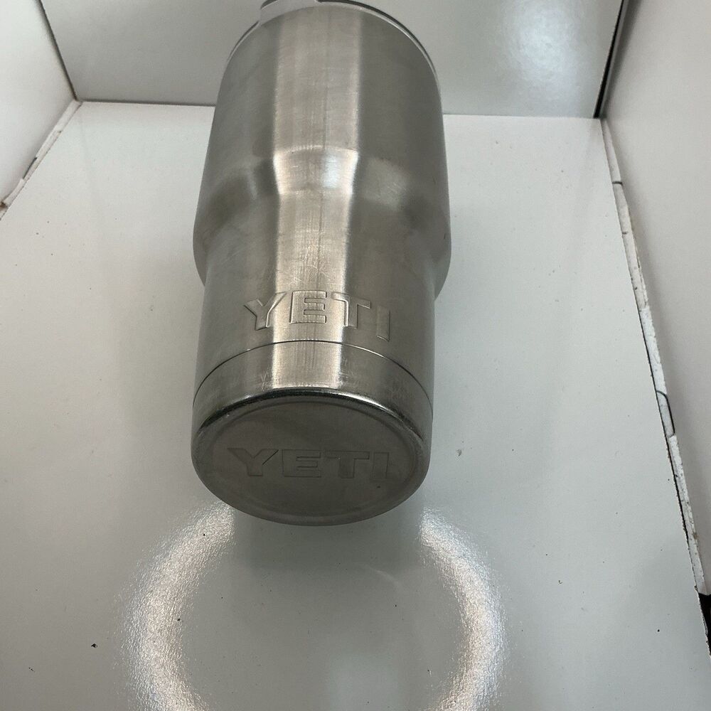YETI Rambler 30 oz Stainless Steel Vacuum Insulated Tumbler w/Lid No MagSlider - Picture 3 of 5